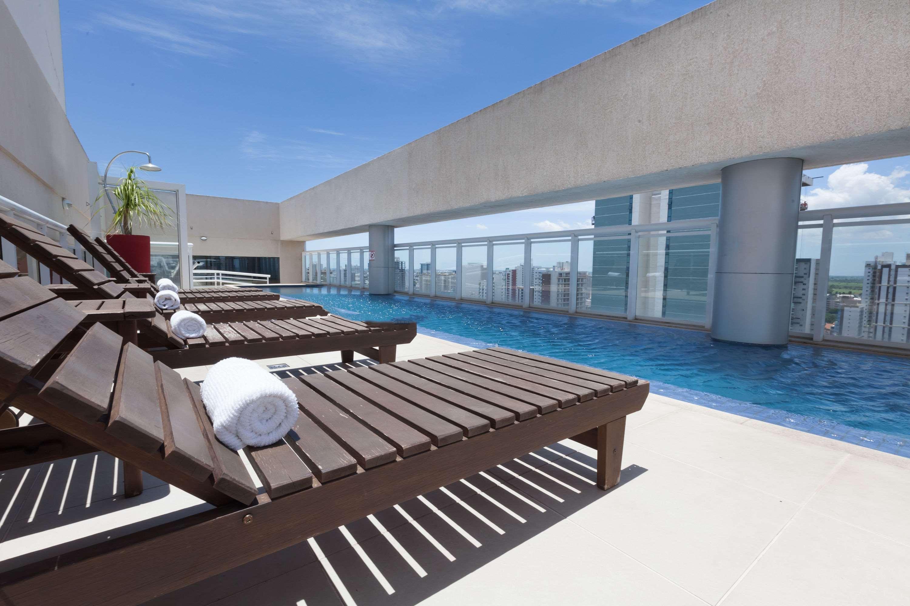 Ramada Hotel & Suites Campos Pelinca Campos dos Goytacazes Kültér fotó